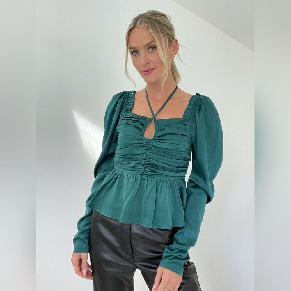 Boutique Ruched Blouse Keyhole Neckline w Tie Peplum Hem in Green Size Small
